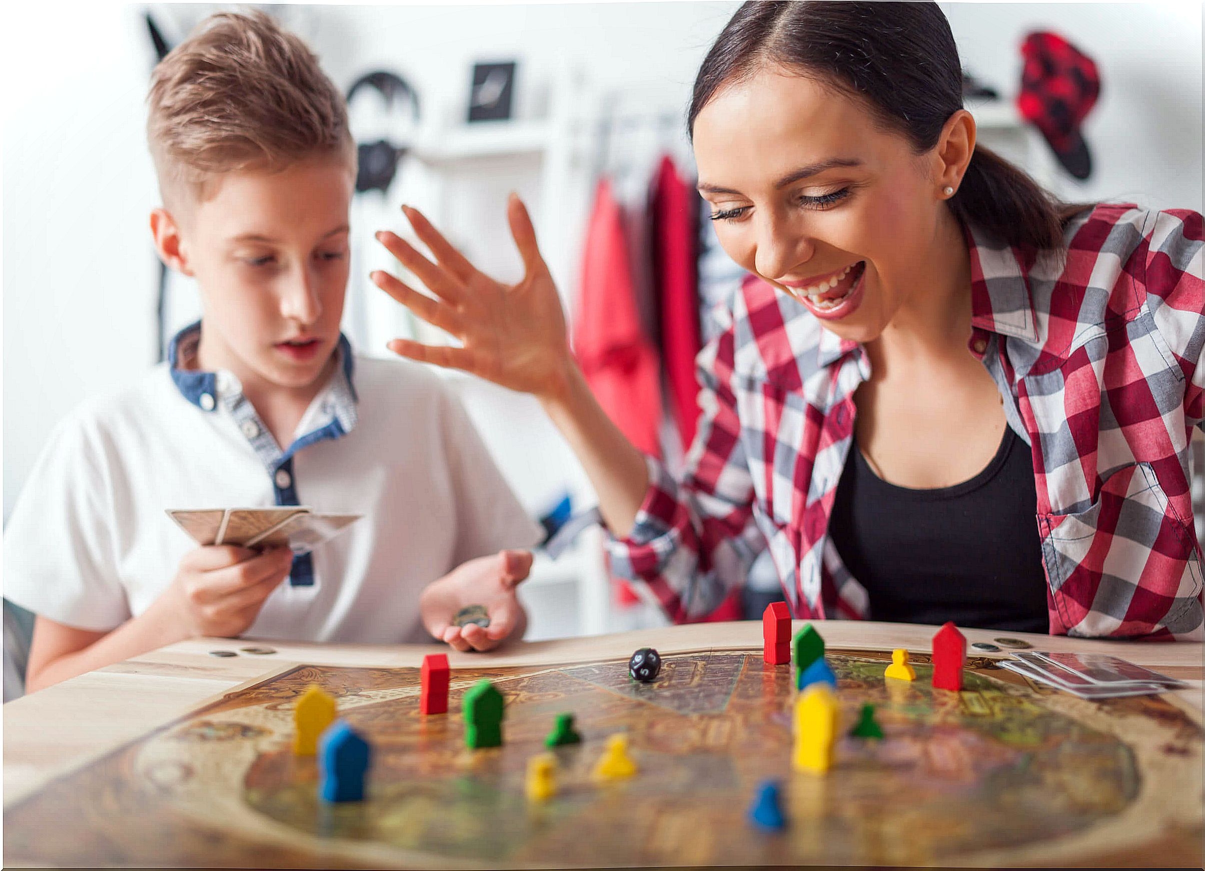 4 collaborative games to play as a family