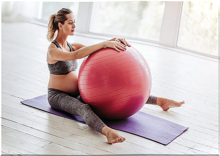 Exercises to perform with the fitball during pregnancy