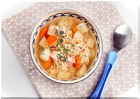 Chicken and vegetable soup is a very delicious and nutritious alternative.