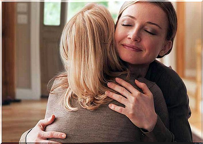 Two sisters are reunited with their mother after 40 years