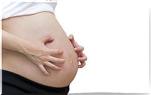 Why does the skin itch during pregnancy?